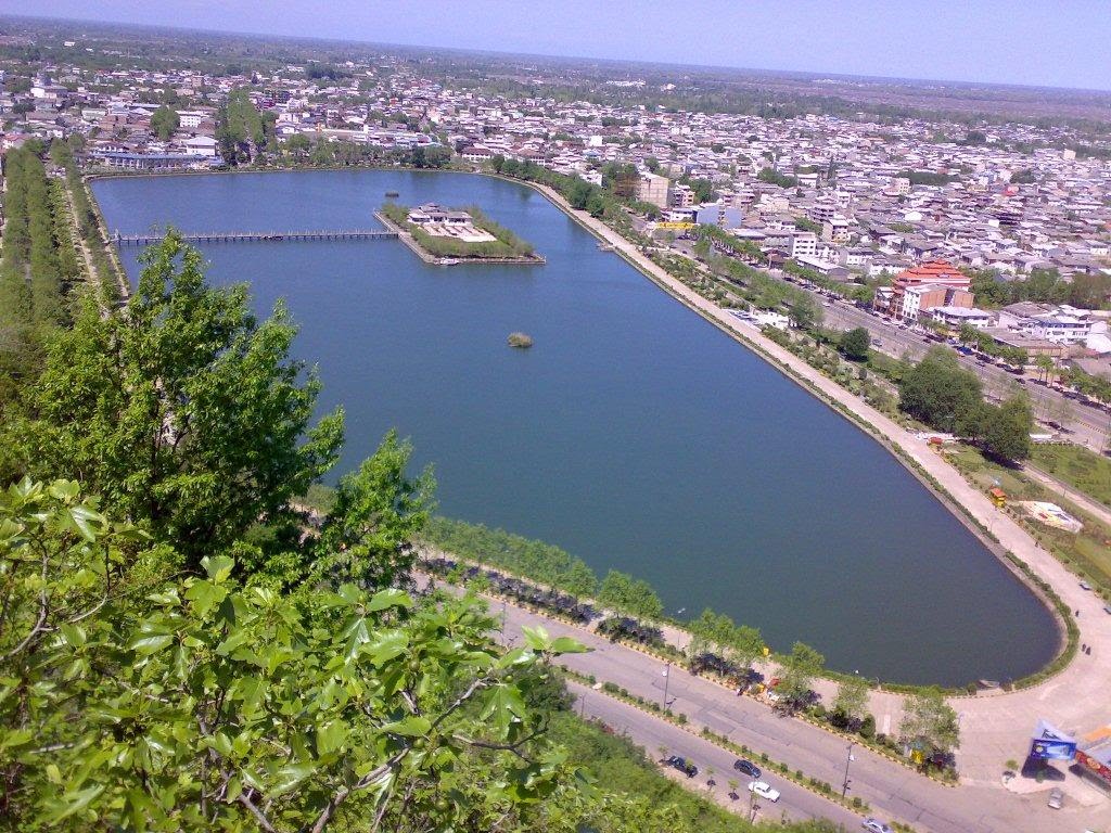 استخر لاهیجان از محمد رضا توکلی Lahijan's City Lake. by MohammadReza Tavakoli