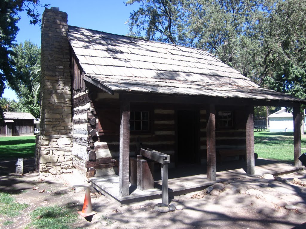 Log cabin by Tom Troxel