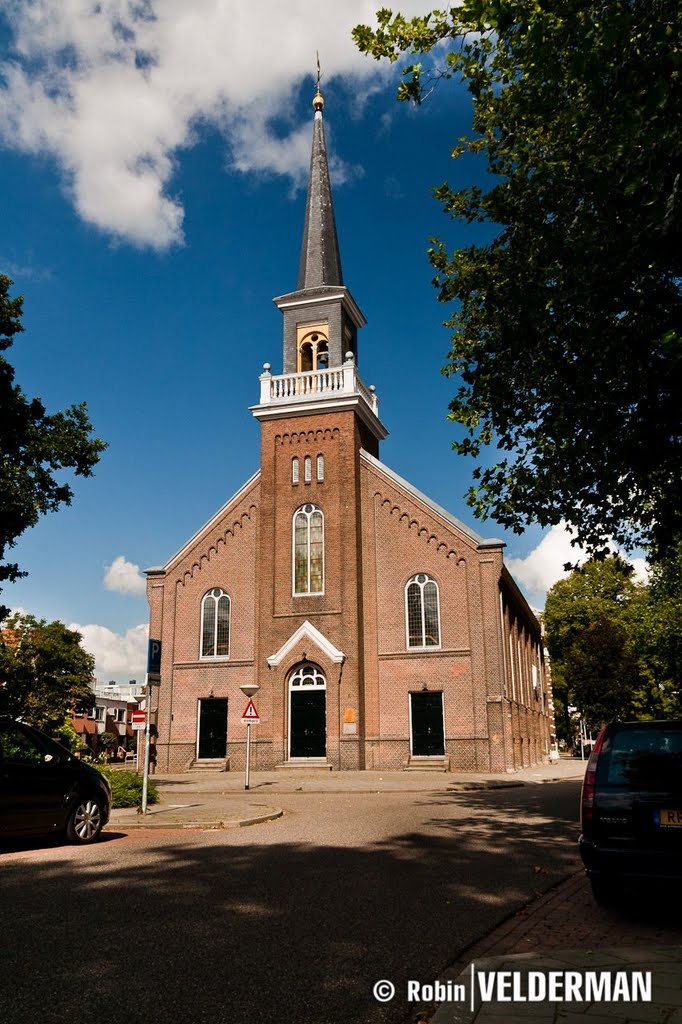 Kerk aan de Bagijnesingel Zwolle by Robin Velderman