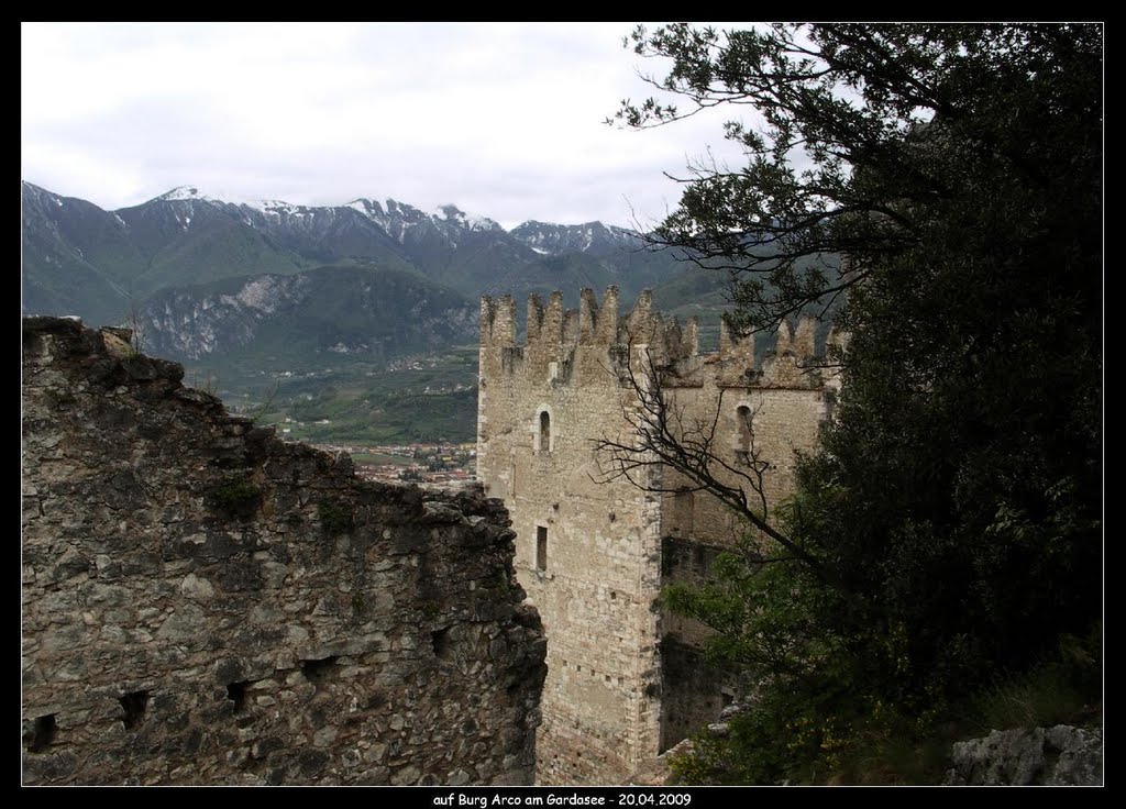 Burg Arco by ThorstenGroedel