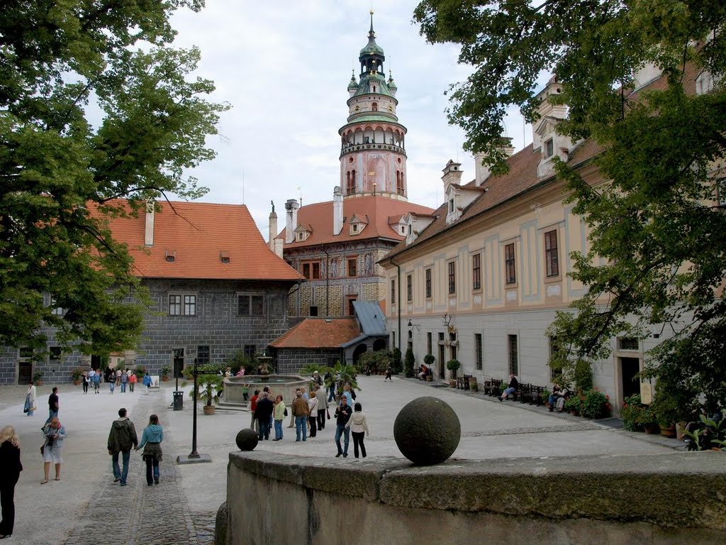 Czechy, Cesky Krumlov, zamek, dziedziniec by Jan Astner