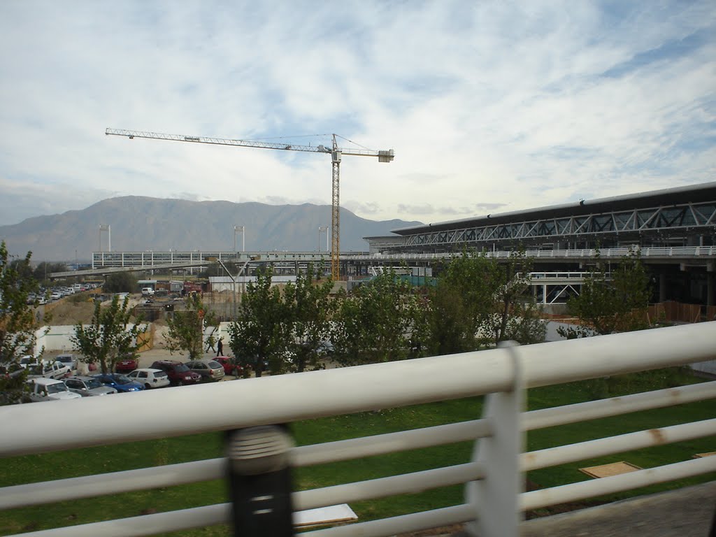 Aeropuerto Santiago de Chile by Tongas