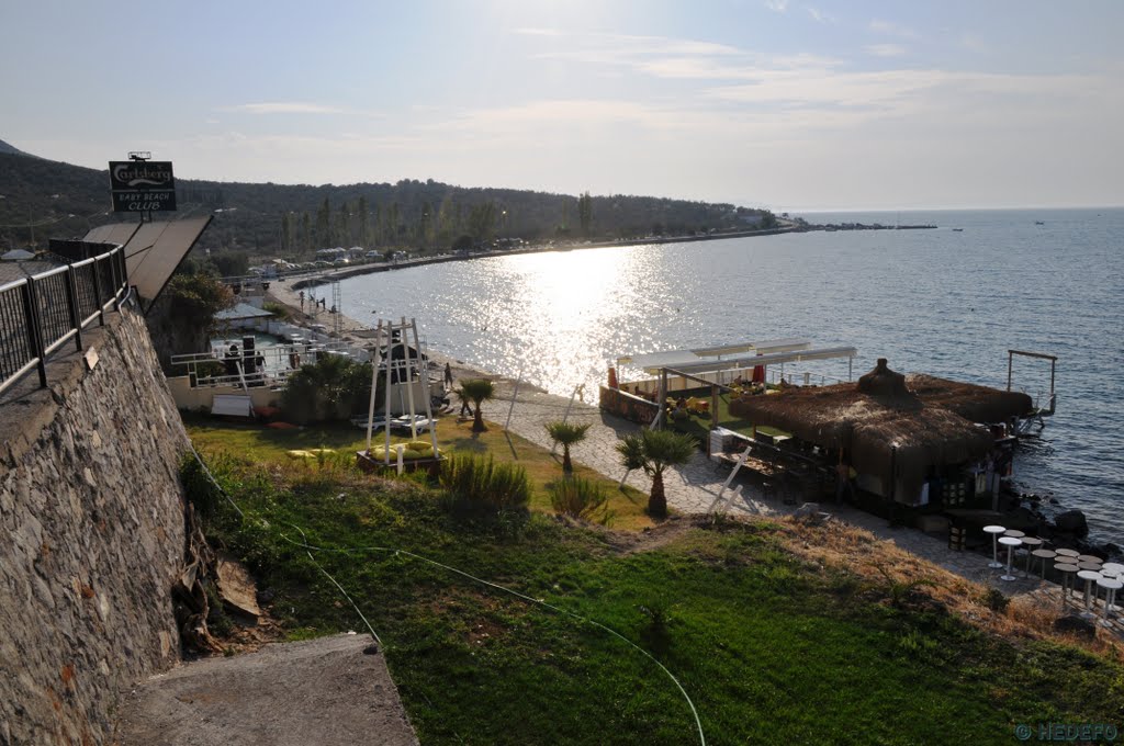 Dikili - Blick auf Teile des Tanz- u. Strandbades "Baby Beach Club" by Henri der Fotomann