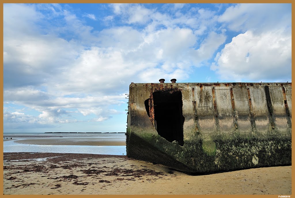 Arromanches-les Bains; artificial harbour by F. van Daalen