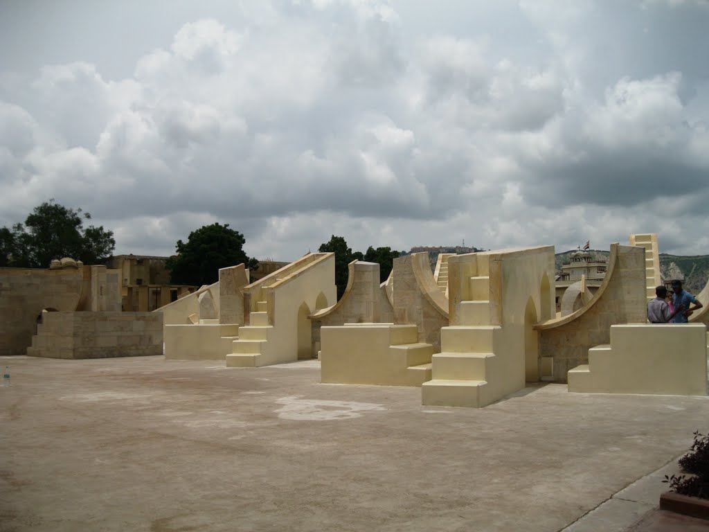 Jantar Mantar, Jaipur - old days astronomy lab by आशीष.मैठाणी