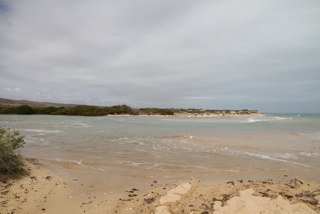 Yardie Creek at high tide by Arno Commandeur