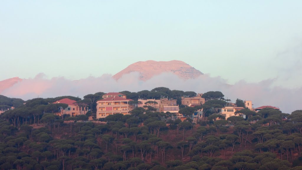 Mt El Kneisseh from Ras el Metn by khalo1