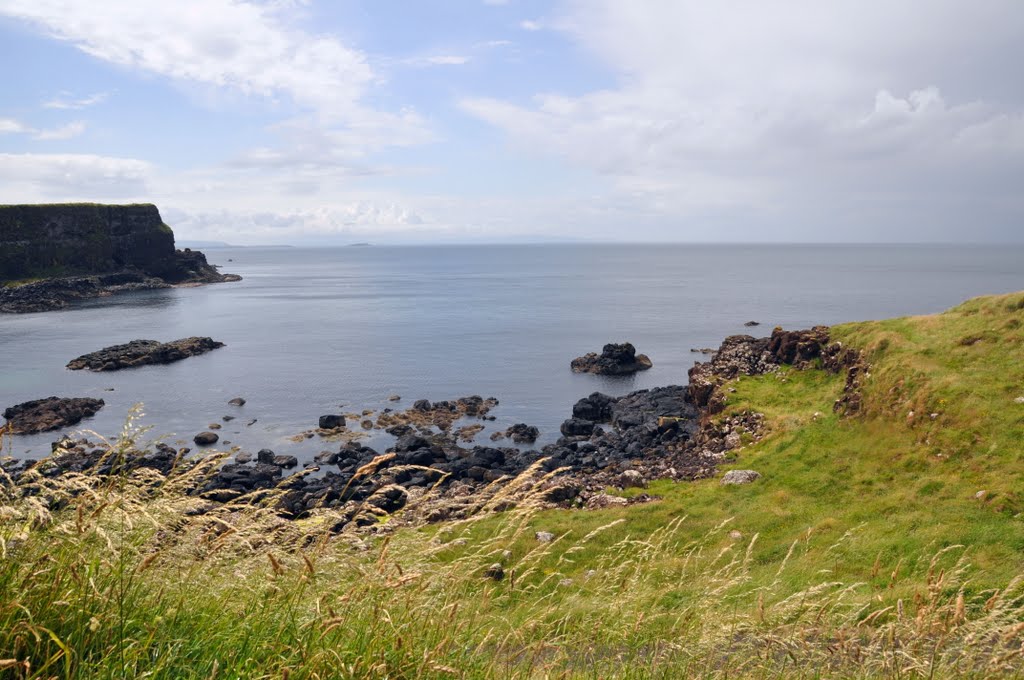 Giant's Causeway in Northern Ireland, UK. by Nicola e Pina Irland…