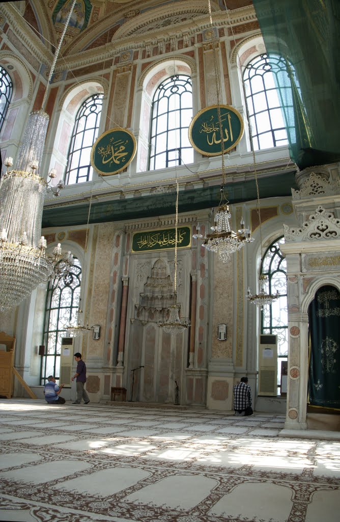 Büyükmecidiye Camii içerisi ortaköy by hamitilker