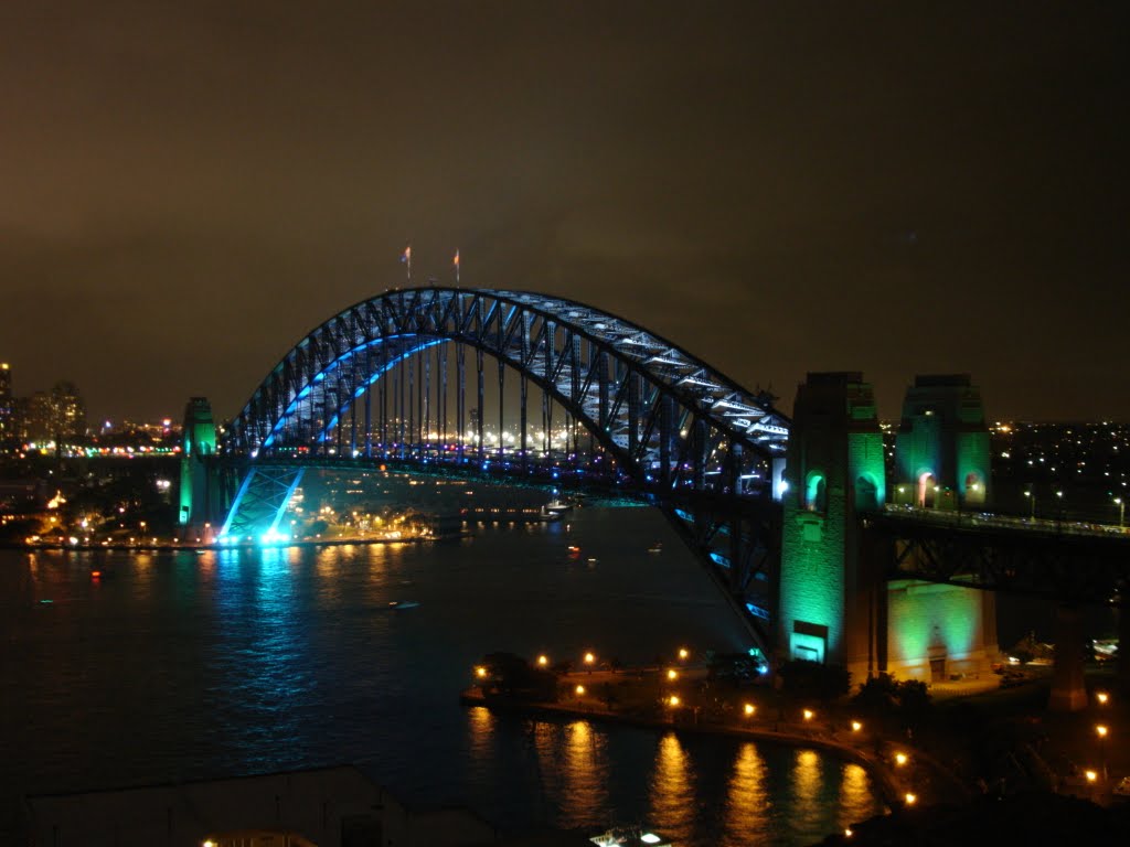 SYDNEY HARBOUR BRIDGE by David Fernyhough