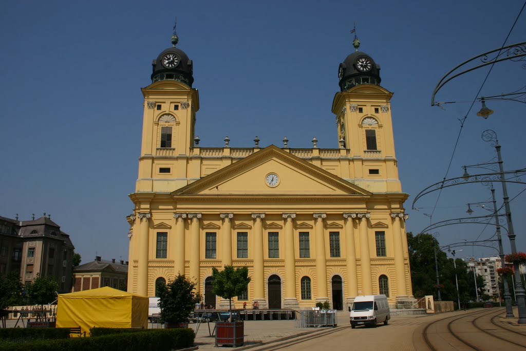 Debrecen Nagytemplom by Gábor Bolla