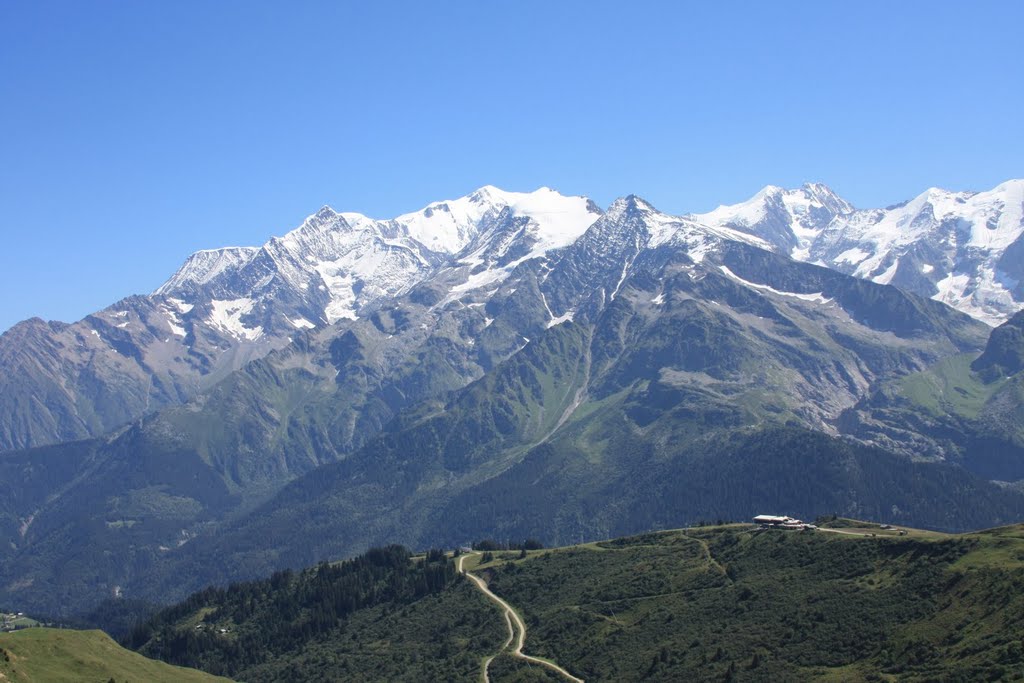 74170 Les Contamines-Montjoie, France by Raphael Leiteritz