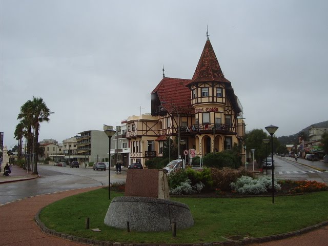 Casa- Piriápolis City. Uruguai by Sa Marghine