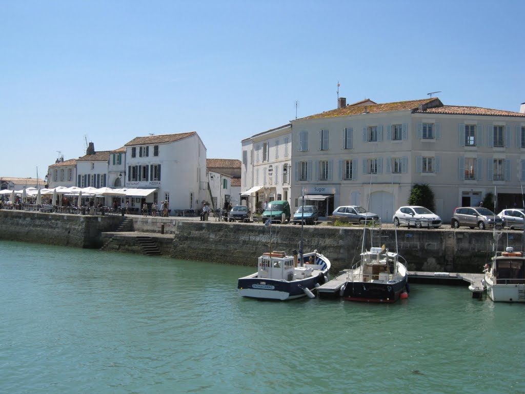 The harbour St-Martin-de-Ré, Île de Ré by gitesincharente