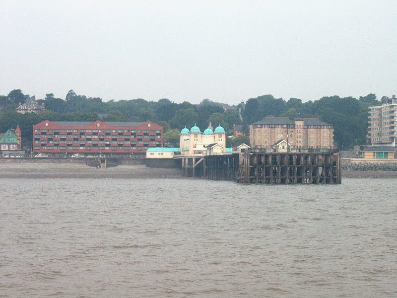 The Esplanade, Penarth CF64, UK by lavernockman