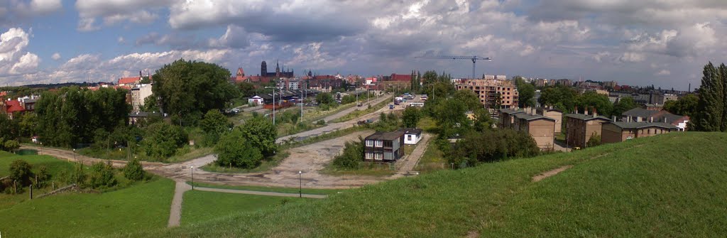 Gdańsk from the mound near Opływ Motławy by trecio