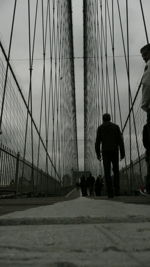 Brooklyn bridge by Lorenzo Calestani