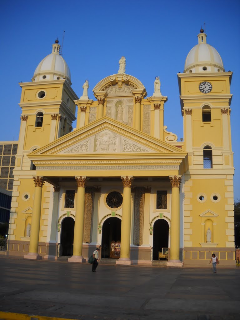 Basílica de la Chiquinquirá, Maracaibo, Estado Zulia. by cguarino