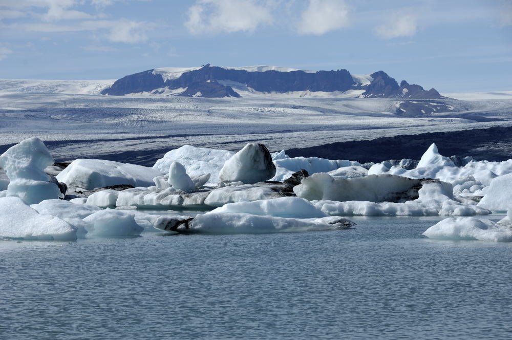 Jökullsarlon, Shipping in the glacier lagoon by Viktor Németh