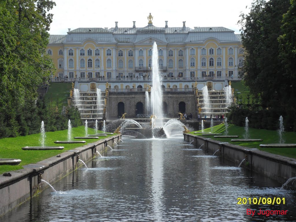 St. Petersburg, Rússia - Cascata e Palácio Grande de Peterhof by Júlio Marques