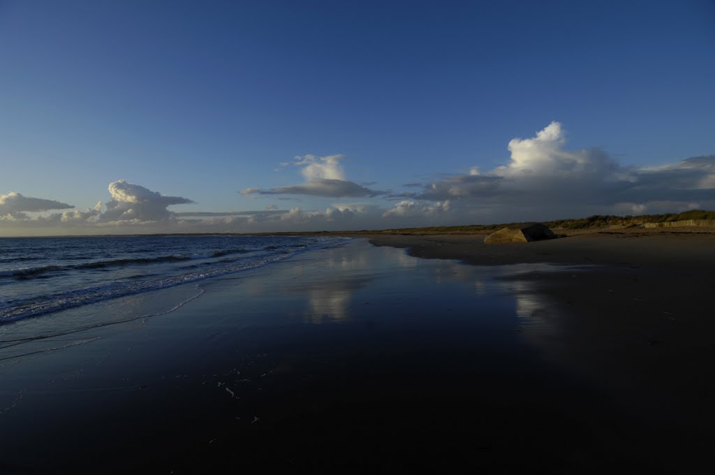 Erdeven, Morbihan, plage de kerouriec, abends by Uwe Gehring