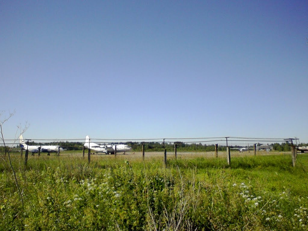 Pskov airport. by maikl_