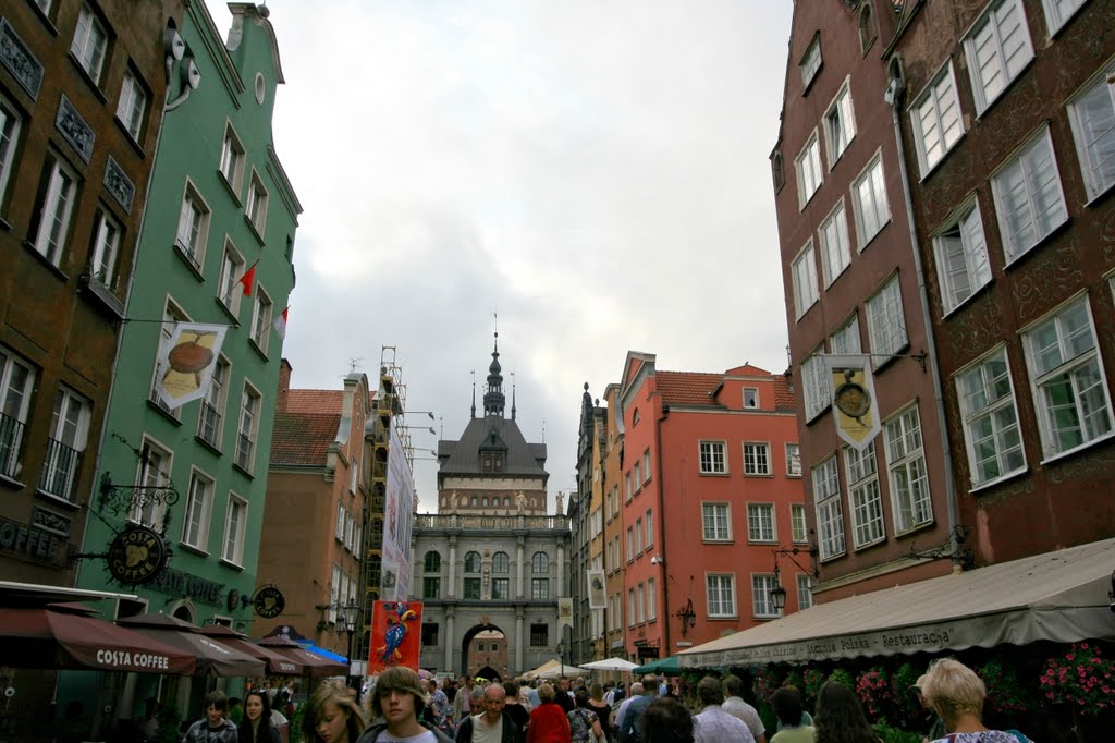 Gdańsk, Długa street, Golden Gate by Egidijus Giedraitis