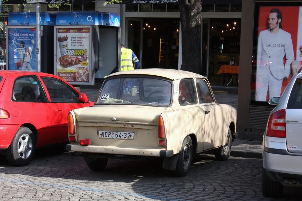 Trabbi, Piazza Venceslao by romano kohlmayer