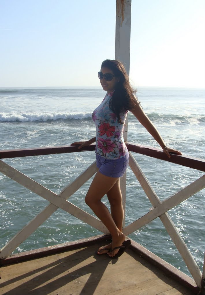 Malecon Grau, Huanchaco, Peru by xiO=)