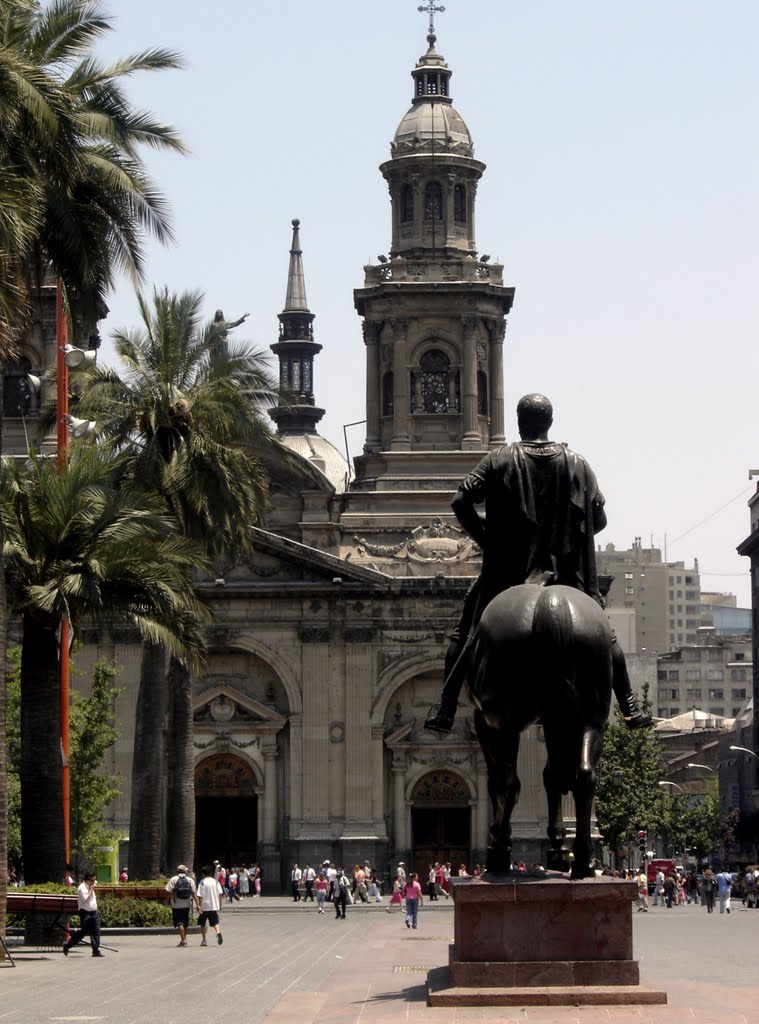 Plaza de armas y catedral - Santiago, Chile. by André Bonacin