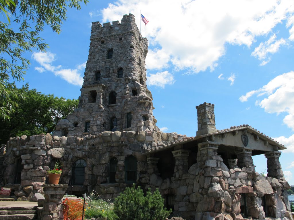 Boldt Castle by sejko