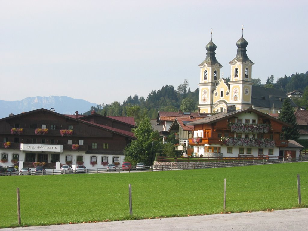 Kirche in Hopfgarten by Strabon