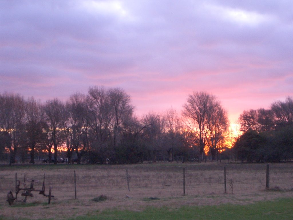 Estancia San Ceferino - Atardecer de Agosto by Tommy Vin