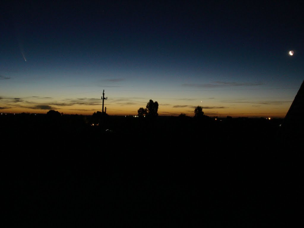 Luna y cometa... al atardecer by Tongas