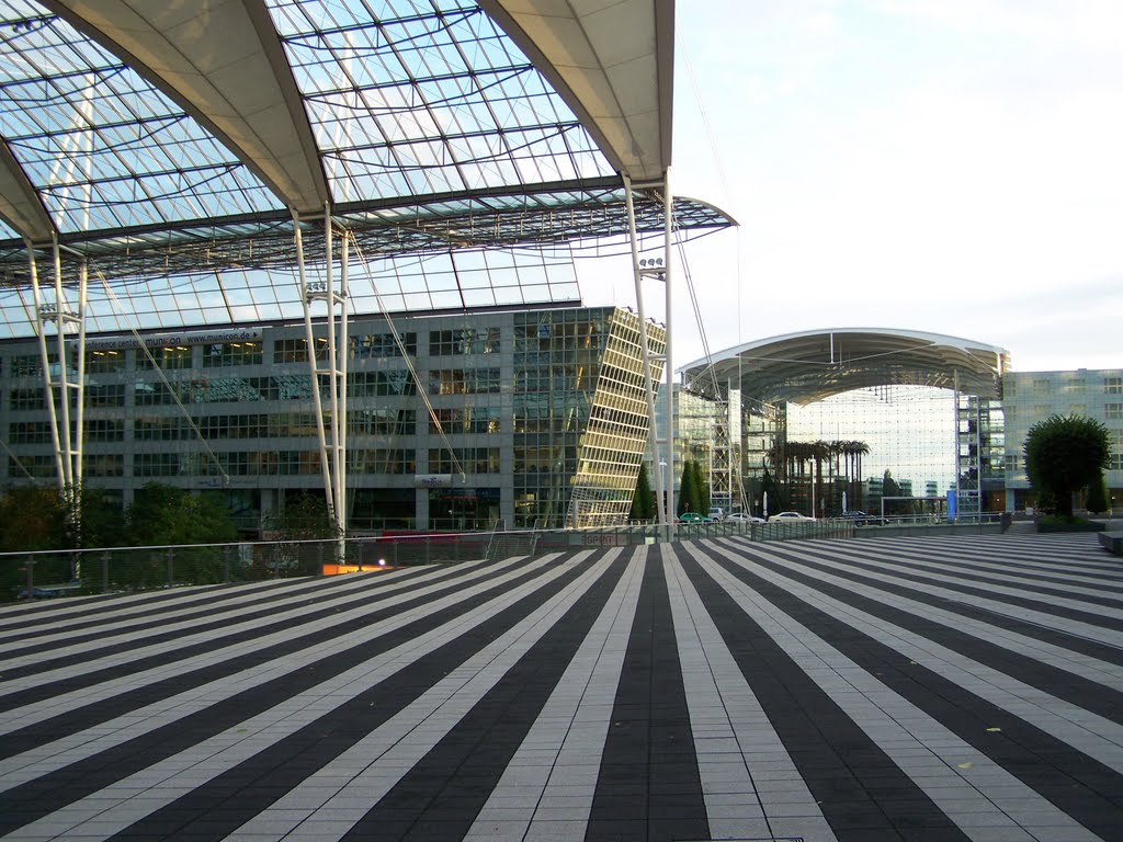 München Airport .. 08.07.2009 | 05:57 Uhr by JensB2001