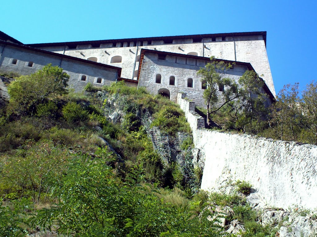 Forte di Bard - vista fortezza dal primo ascensore by CMAR