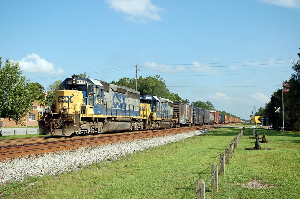 Northbound CSX Freight Train at Folkston, GA by Scotch Canadian