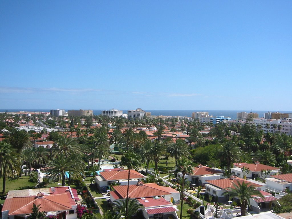 Blick über Playa de Ingles vom Dach des Hotel Rondo by Tappes