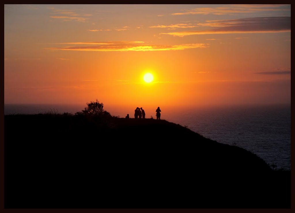 Normandie. People at sunset _Etretàt by ©Andrew Bonfanti©