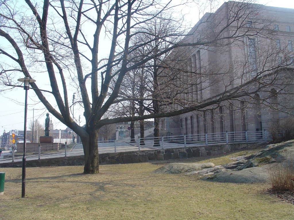 Helsinki: Finnish Parliament building (Eduskuntatalo) by bfgb