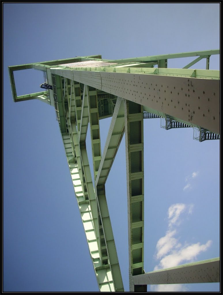 H©) September 2010 / Bergbaumuseum in Bochum, Der Förderturm I by Hannes Th.