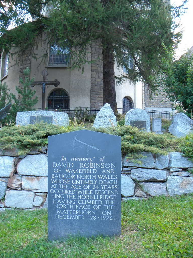 Omagiu celor care si-au sacrificat viata pe munte-cimitir Zermatt by Teodor Cardei