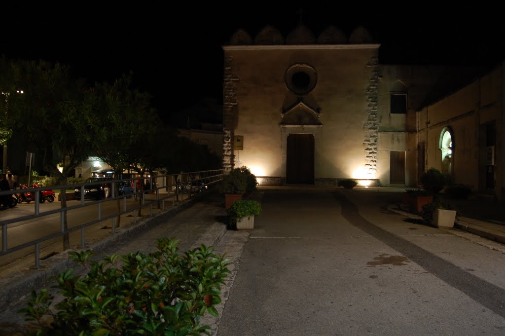 Cisternino by night by Fabio Guagnano