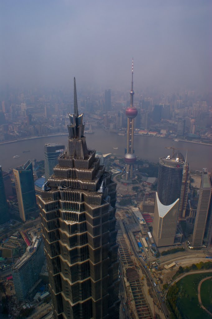 Jim Mao and Oriental Pearl Tower from World Financial Center by www.cabovolo.com