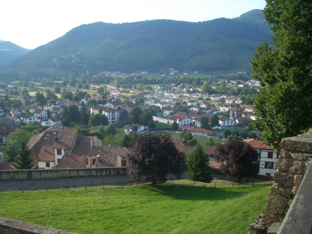 Saint Jean Pied de Port by Pedro Maza