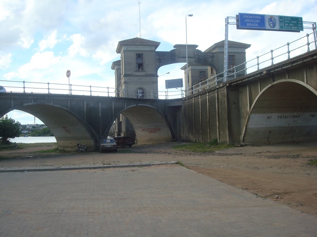 Ponte Internacional de Jaguarão/Rio Branco - Lado do Uruguai by ricardosaraiva