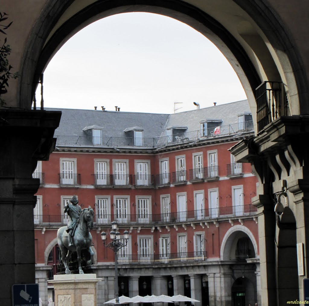 Plaza Mayor de Madrid by Solmary Toma