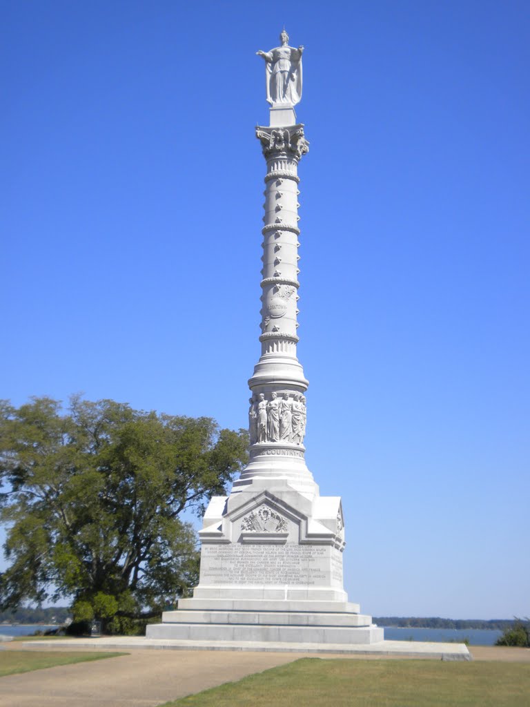 Yorktown Victory Monument by New Crusader