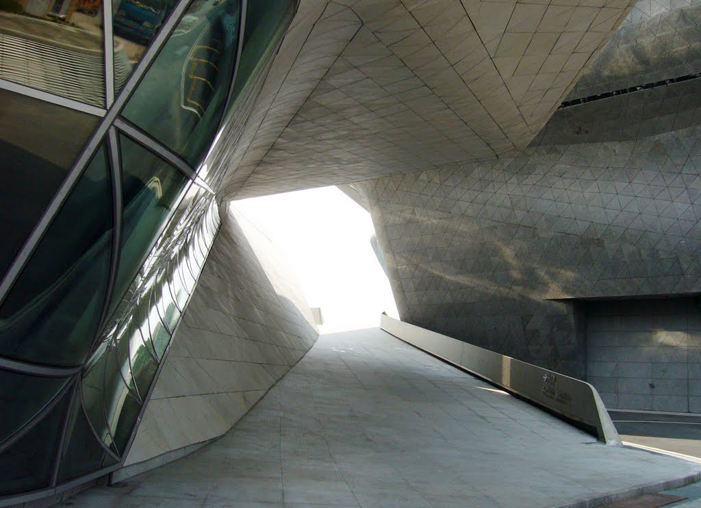 广州大剧院 Guangzhou Opera House by 周松涛