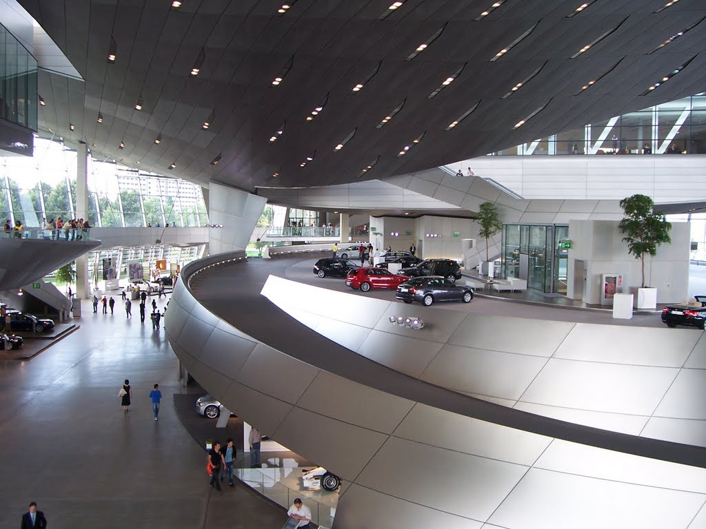 BMW - Welt (Innenansicht) 2008, München by JensB2001